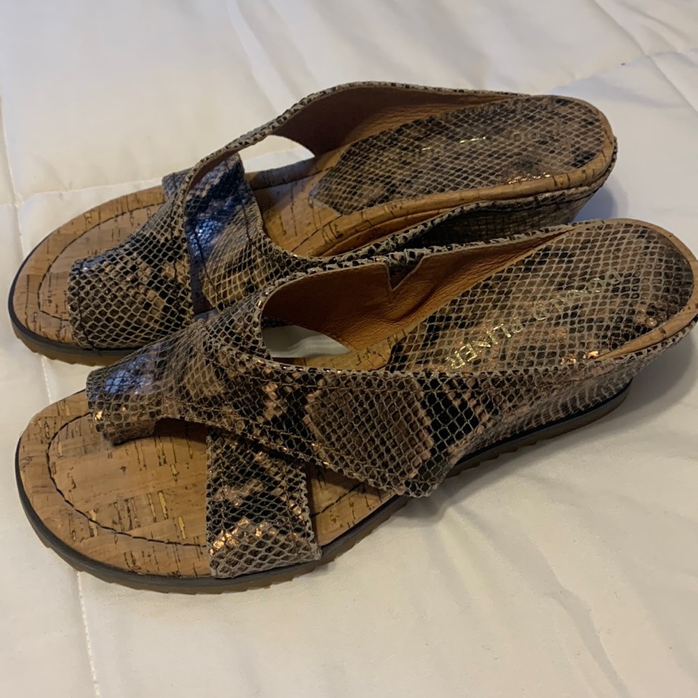 Donald Pliner leather cork wedge. 2 1/2”